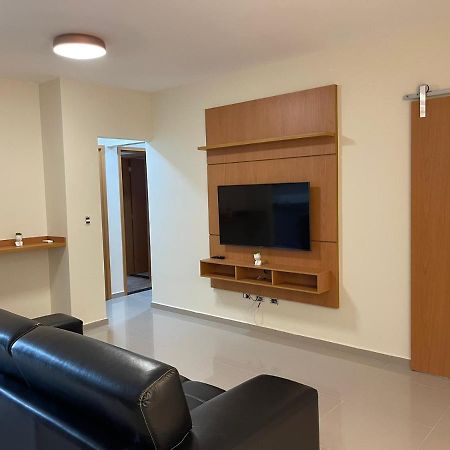 Apartamento Com Piscina No Centro Lägenhet Ubatuba Exteriör bild