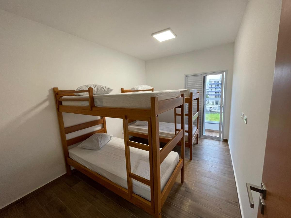 Apartamento Com Piscina No Centro Lägenhet Ubatuba Exteriör bild