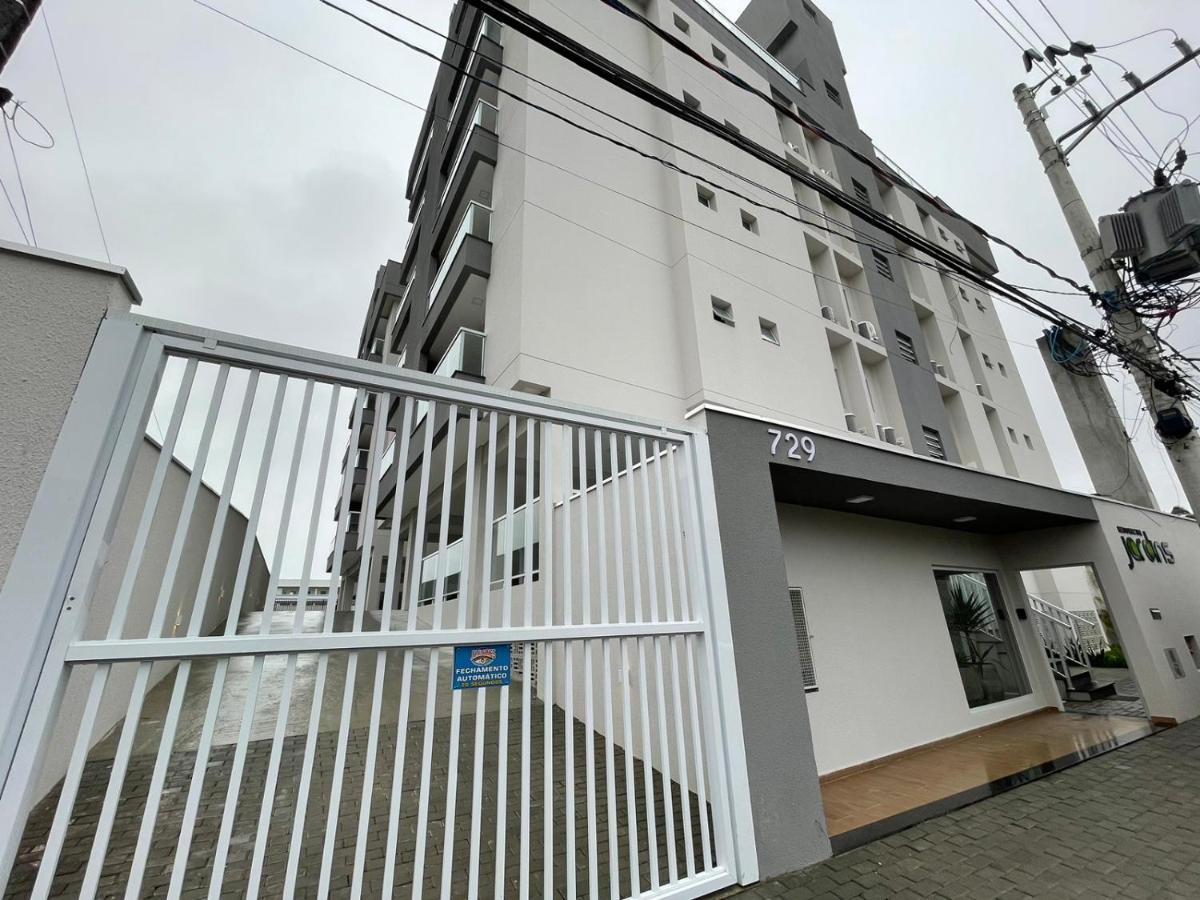Apartamento Com Piscina No Centro Lägenhet Ubatuba Exteriör bild