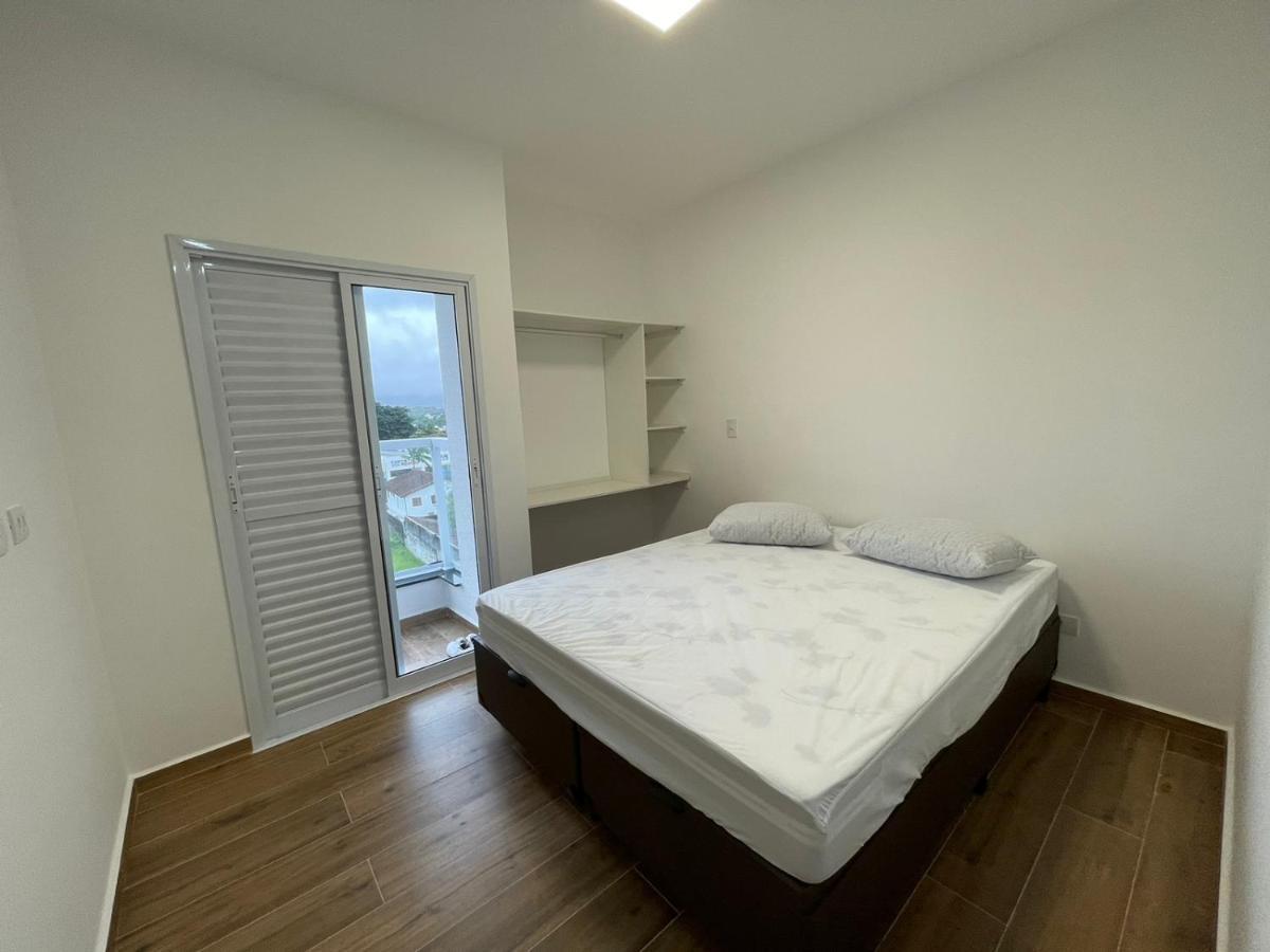 Apartamento Com Piscina No Centro Lägenhet Ubatuba Exteriör bild