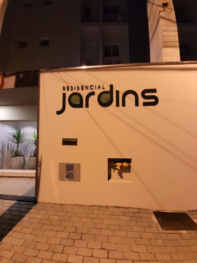 Apartamento Com Piscina No Centro Lägenhet Ubatuba Exteriör bild