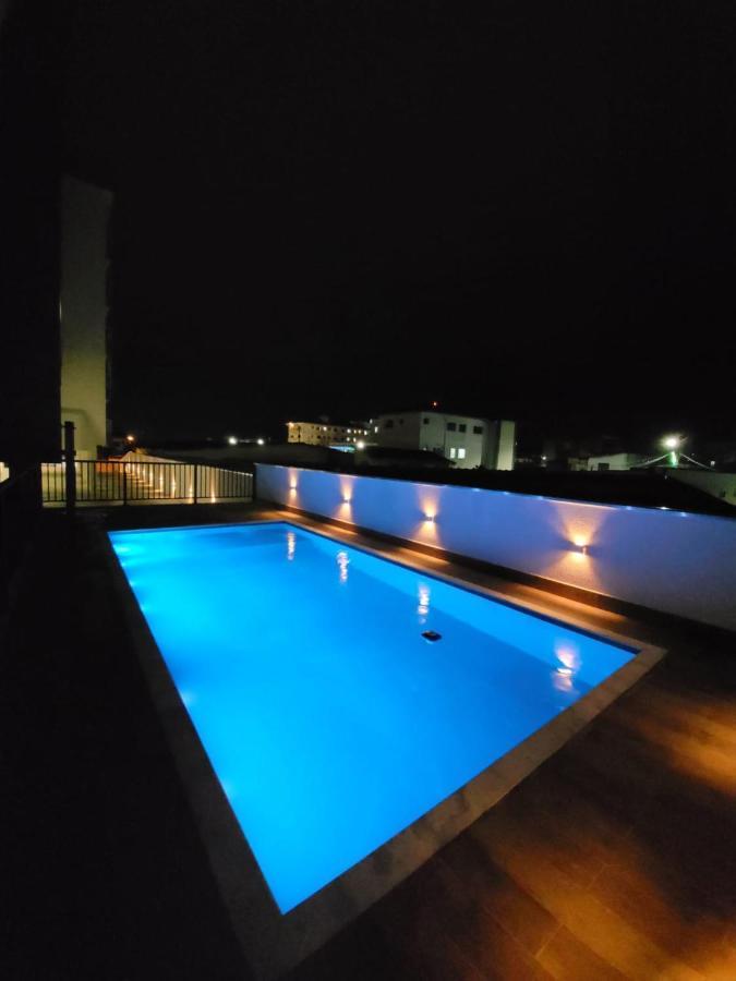 Apartamento Com Piscina No Centro Lägenhet Ubatuba Exteriör bild