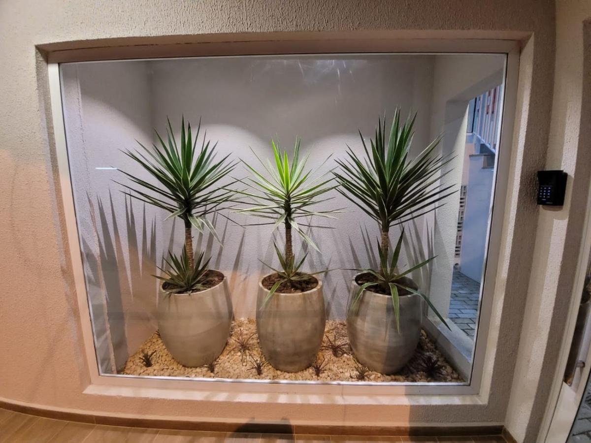 Apartamento Com Piscina No Centro Lägenhet Ubatuba Exteriör bild