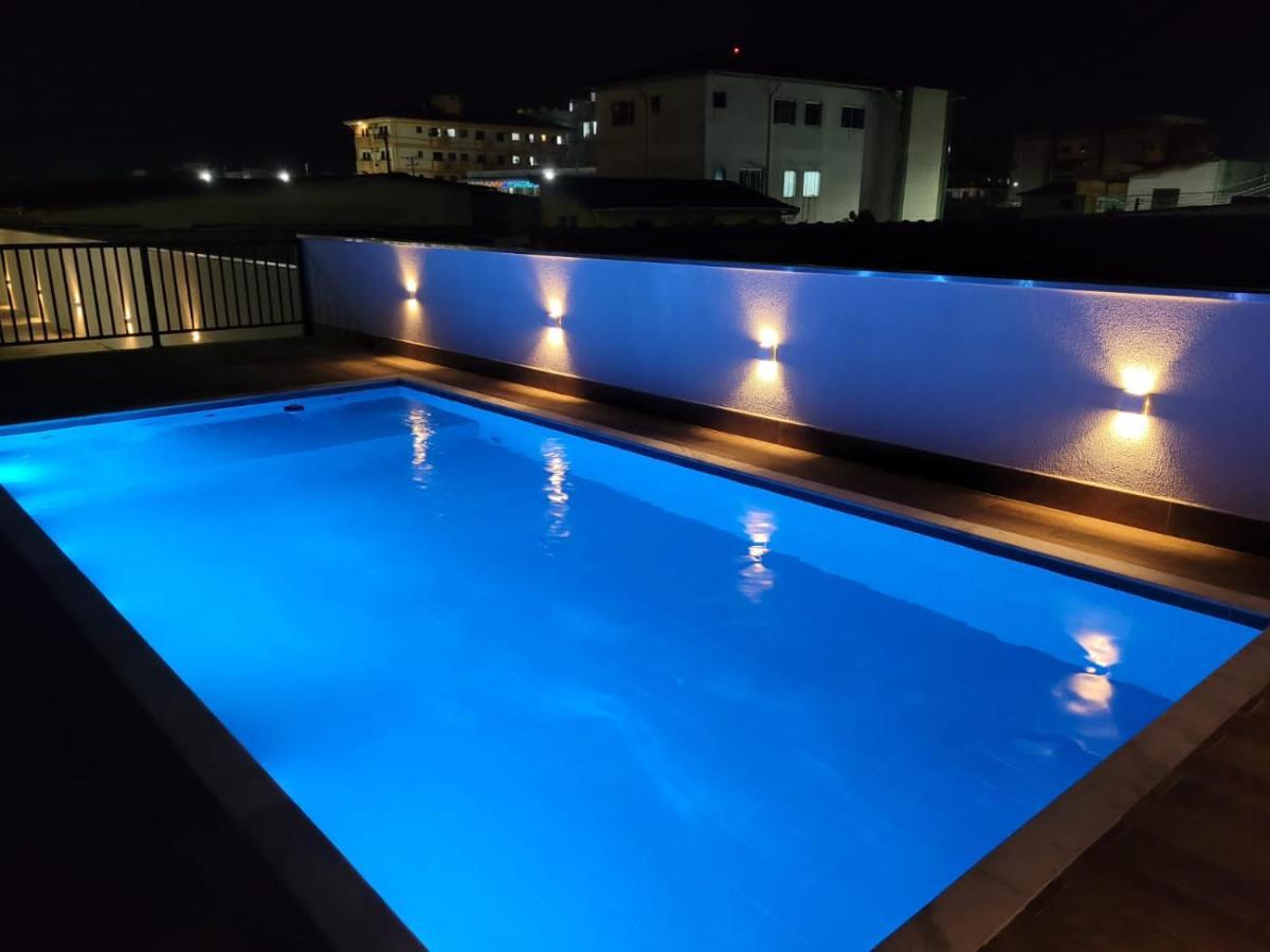 Apartamento Com Piscina No Centro Lägenhet Ubatuba Exteriör bild