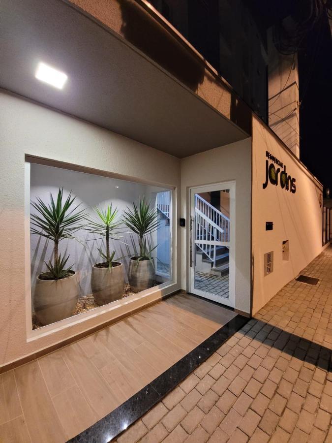 Apartamento Com Piscina No Centro Lägenhet Ubatuba Exteriör bild