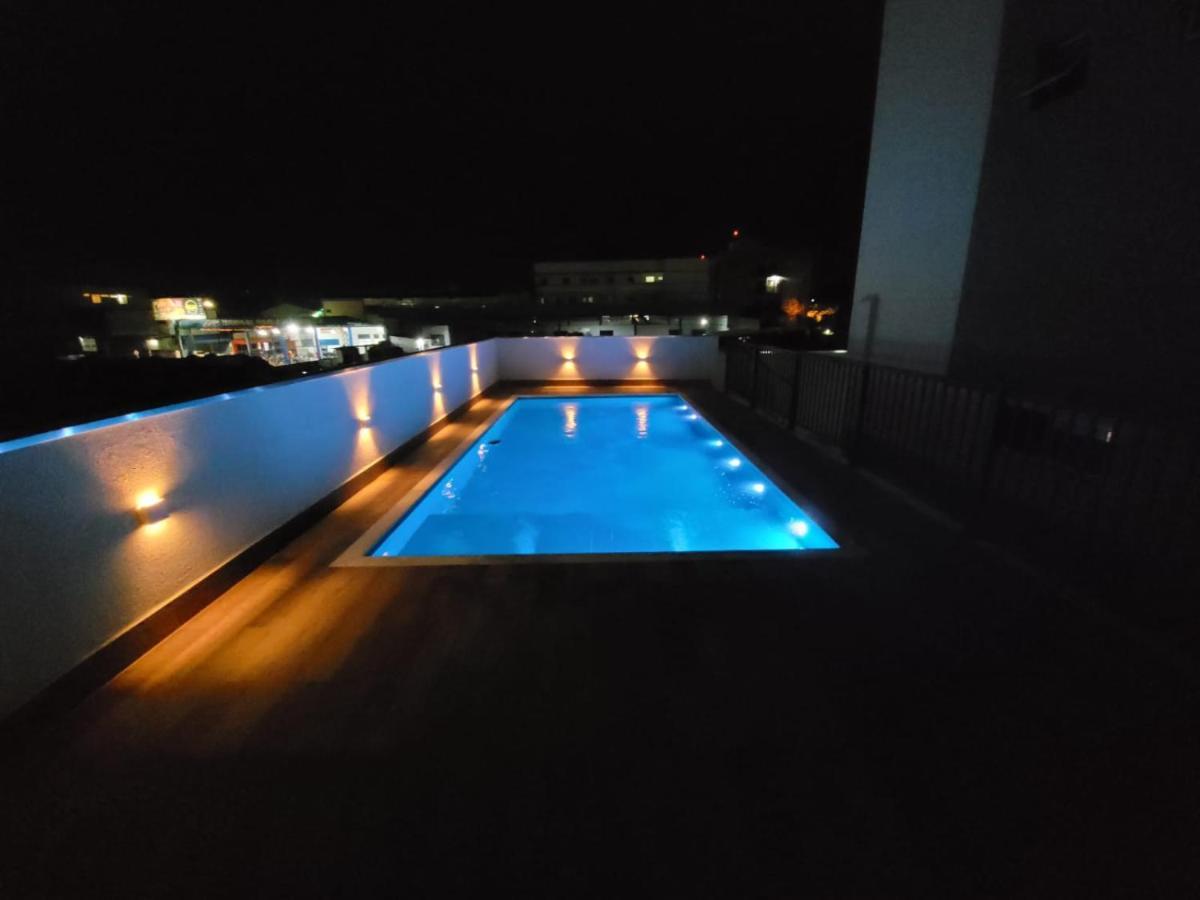 Apartamento Com Piscina No Centro Lägenhet Ubatuba Exteriör bild