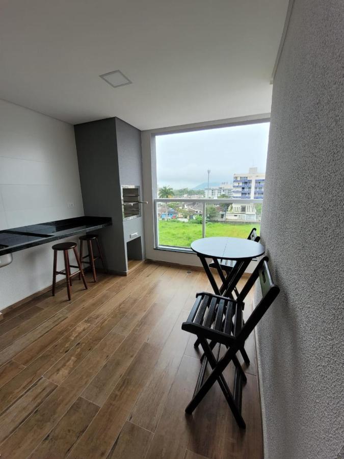 Apartamento Com Piscina No Centro Lägenhet Ubatuba Exteriör bild